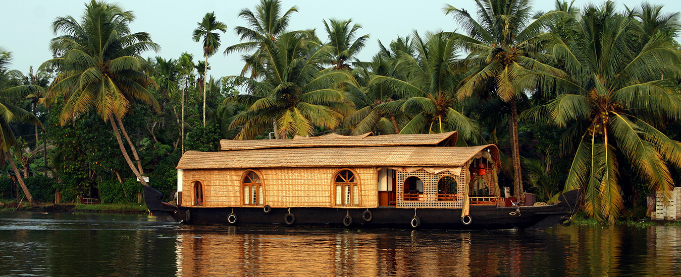 houseboat on backwaters